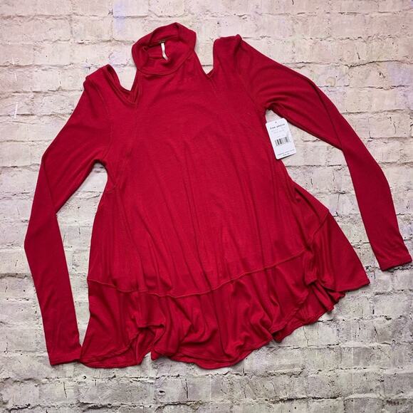 Free People Downtown Girl Tunic Top in Apple Valley - Picture 2 of 7